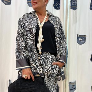 BLUSA ANIMAL PRINT DISEÑO EN ZEBRA