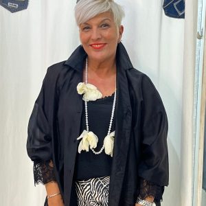 BLUSA DE SEDA Y BLONDA