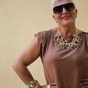 blusa dorado