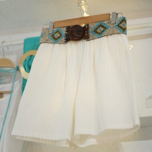 Short en color blanco